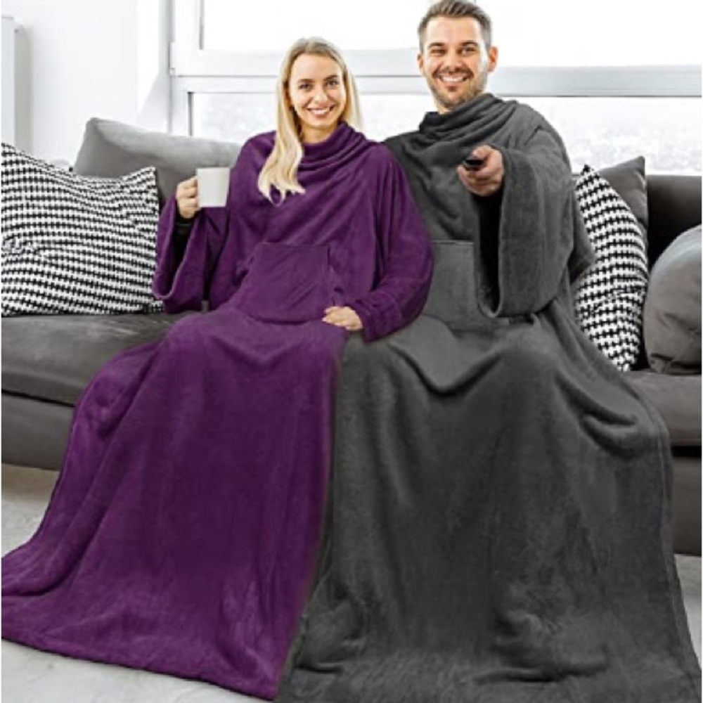 NEW Pavilia Premium Fleece Blanket with sleeves